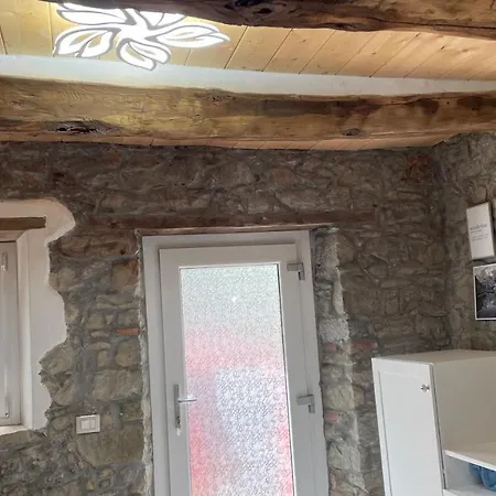 Holiday home Metato Con Piscina E Giardino Casabasciana
